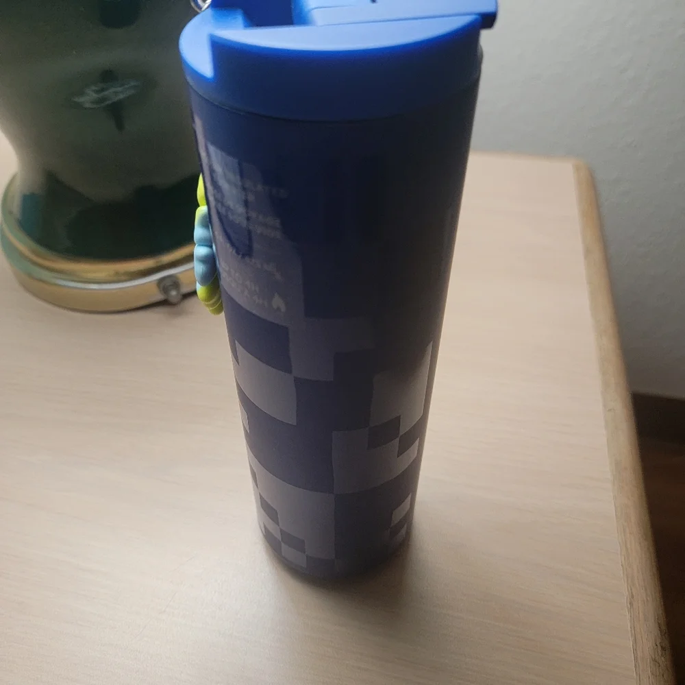 Starbucks 2024 Summer Blue Daisy Tumbler 16 fl‎ oz